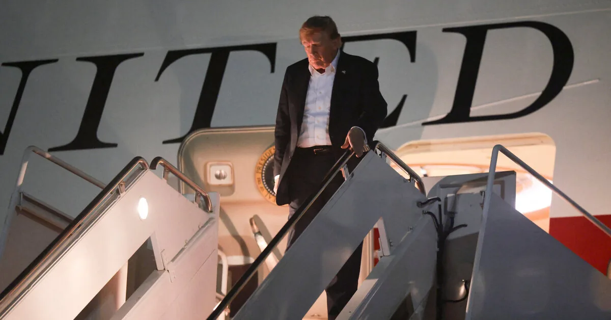 Donaldas Trumpas neskuba skirti naujo Baltųjų rūmų spaudos sekretoriaus