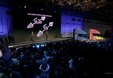 Elon Musk presented the Tesla Semi electric truck