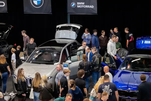 Thousands of visitors since morning – „Litexpo“: the uniqueness of cars and unexpected entertainment take your breath away
