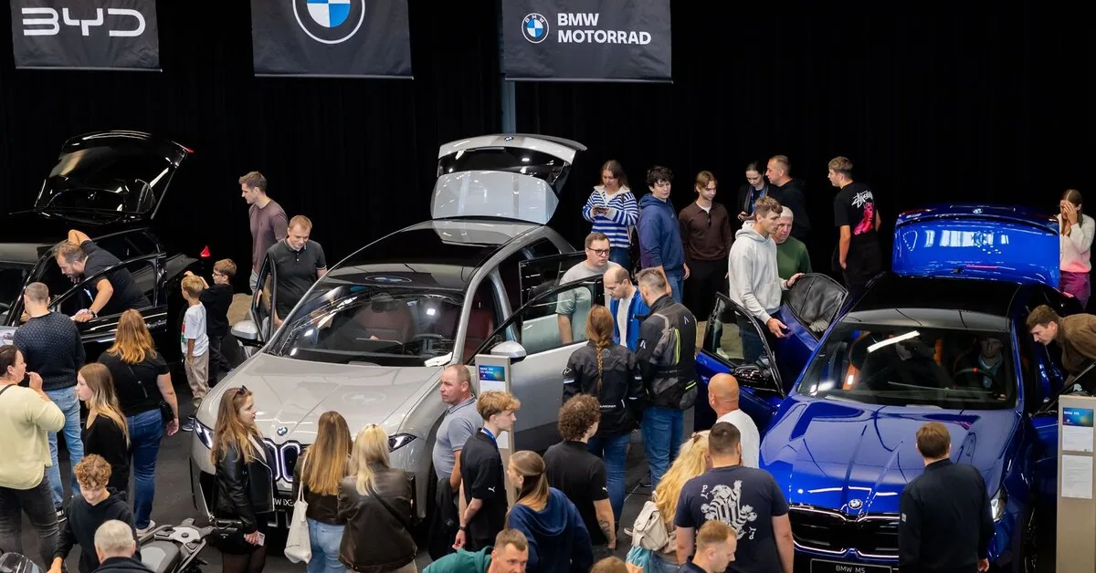 Thousands of visitors since morning – „Litexpo“: the uniqueness of cars and unexpected entertainment take your breath away