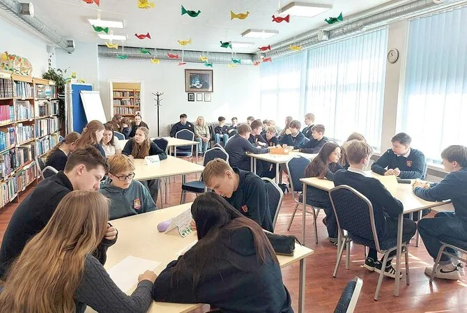 Personal album photo/Students' critical thinking