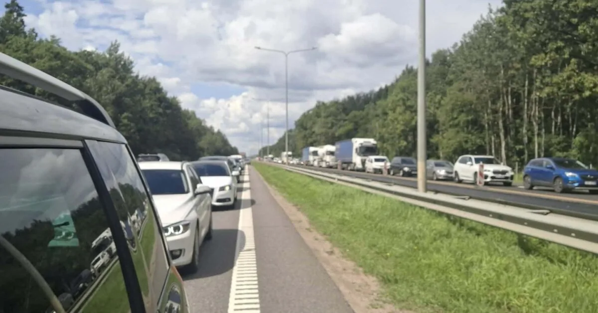 Drivers, arm yourselves with patience: a traffic jam has formed near Kaunas