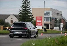 Competition moment