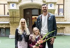 Darjušas ir Edita Lavrinovičiai su dukra Leyla