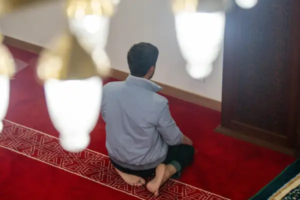 Sixty public figures, scientists, and cultural activists condemned the incident near the mosque in Kaunas