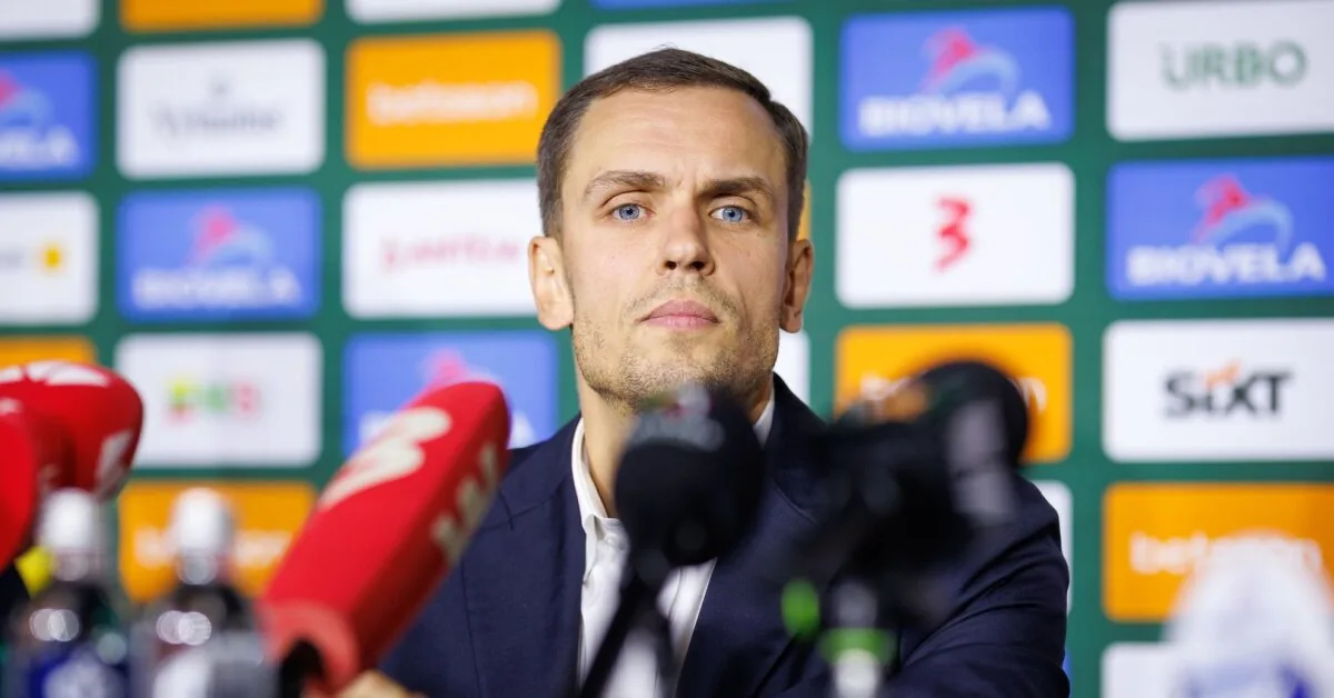 Domarkas responded to the story about JV and Adomaitis: "What is the point of lying to the captain?"