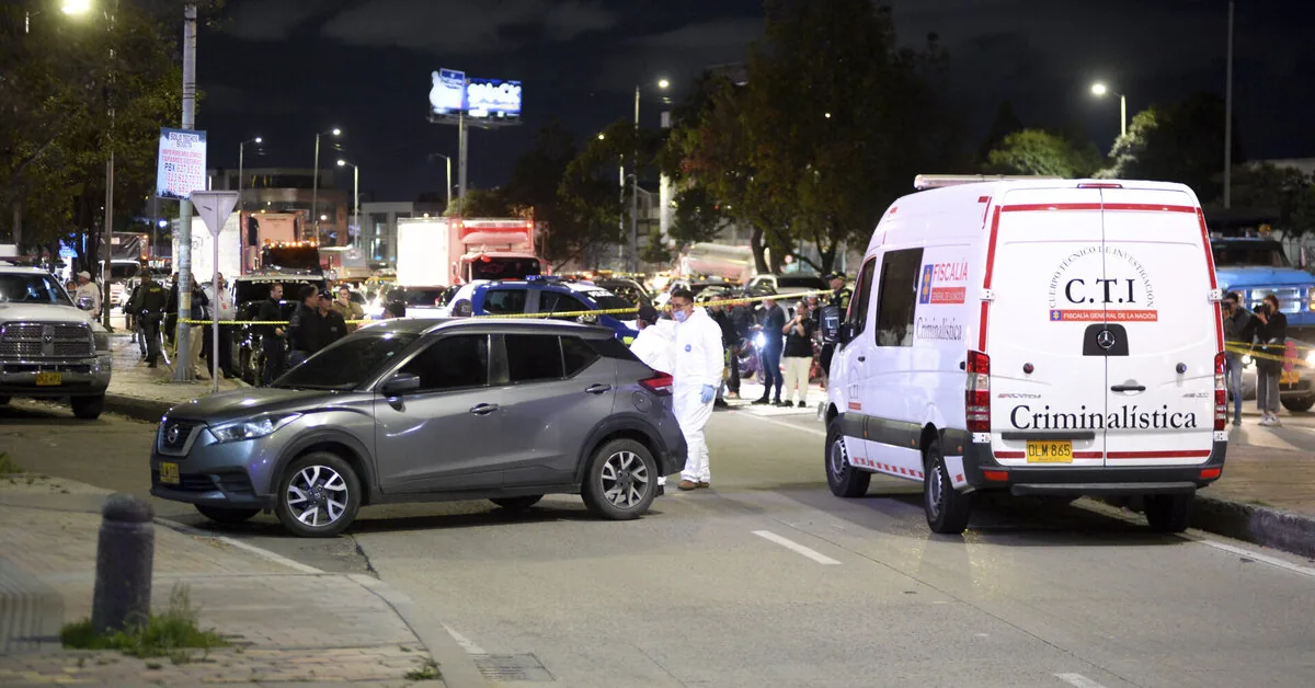 One person died and 11 were injured in a car bomb explosion near the Colombian police station