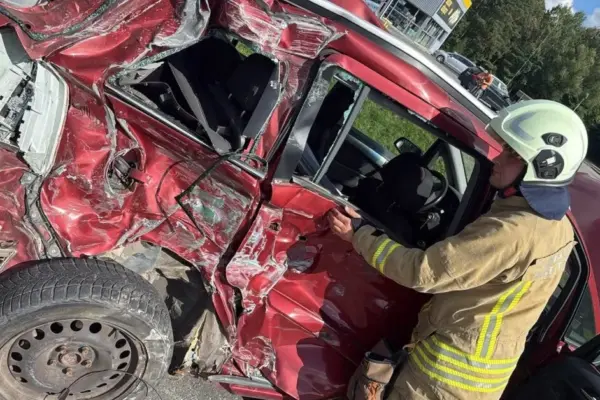 After a collision with a truck on the Šilutė bypass, an elderly couple was taken to the hospital