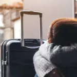 They were late for the flight to Santorini: what they did at the airport cost 4 thousand euros