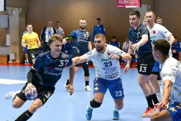 The handball players of "Dragūnas," defending champions, started the season with a confident victory