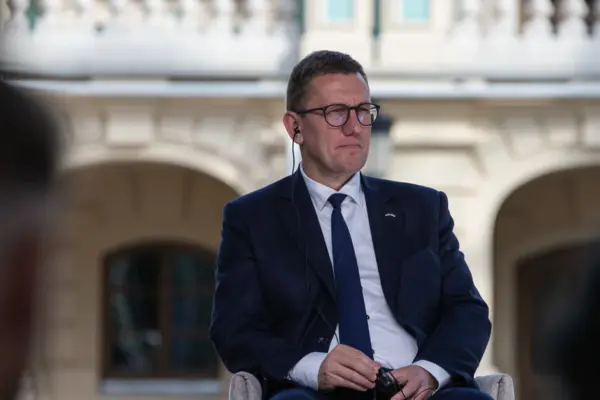 Estonia says it is consulting with France on joining the nuclear deterrence initiative