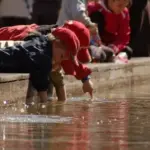Unusual rescue operation in Klaipėda: man pulled from fountain