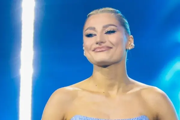 Unexpectedly called Jessica Shy: the performer's reaction – surprised