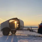 Lithuanians created a cozy mini trailer "URRU" for winter: inviting to try it on wild trips