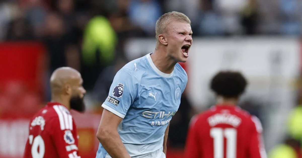 Almost the entire match played 10 against 11, "Man City" triumphed in the Manchester derby