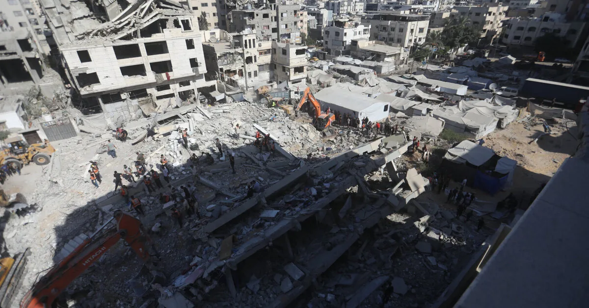 20 people died in a gas explosion in a collapsed building, including five children