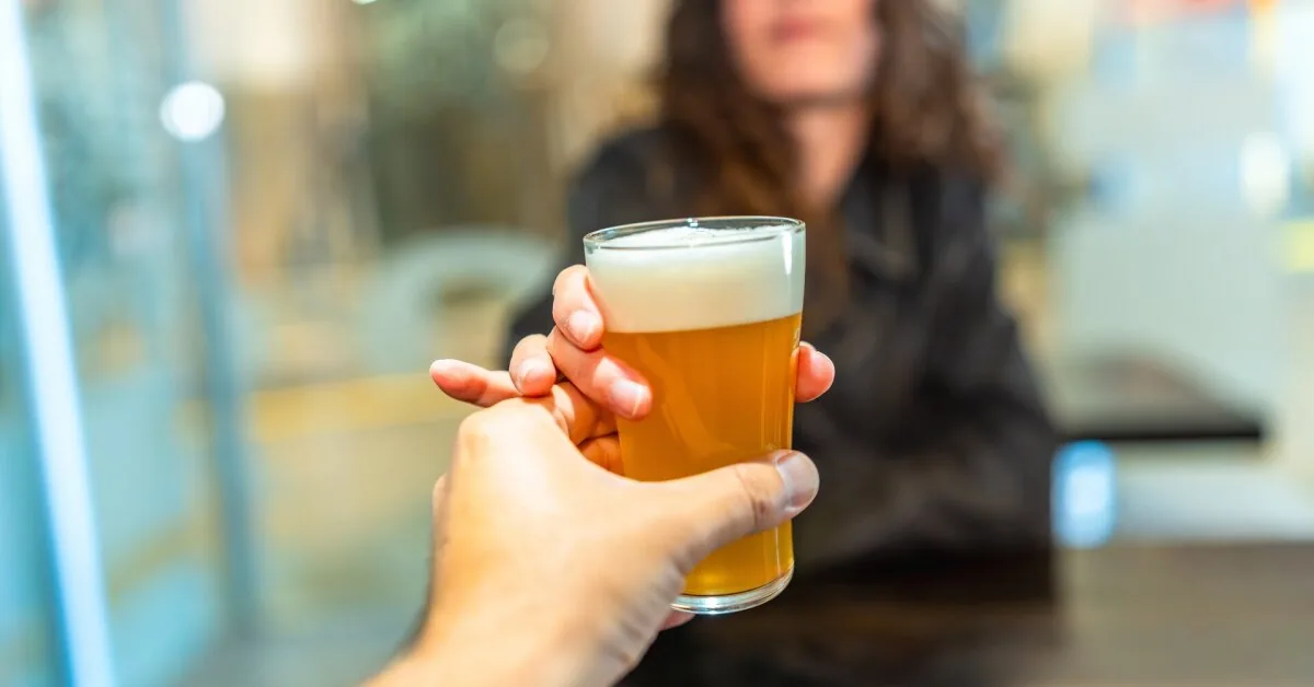 Experts say there is one habit that can affect the brain as strongly as alcohol