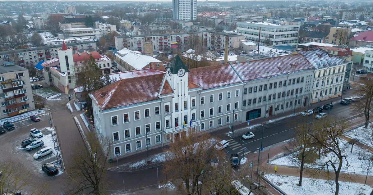 Window of the municipal building broken in Šiauliai