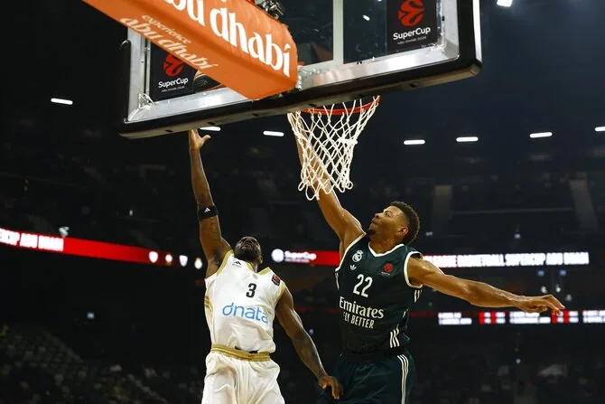 REUTERS photo/Dwayne Bacon against Walter Tavares