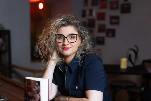Guest of the Kaunas Book Fair Ilona Madelaine on her narrated novel: like honey to the ears
