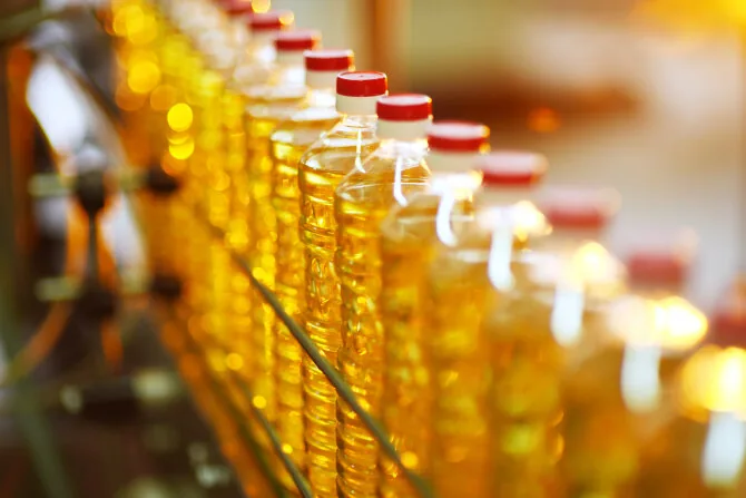 123RF.com photo/Sunflower oil