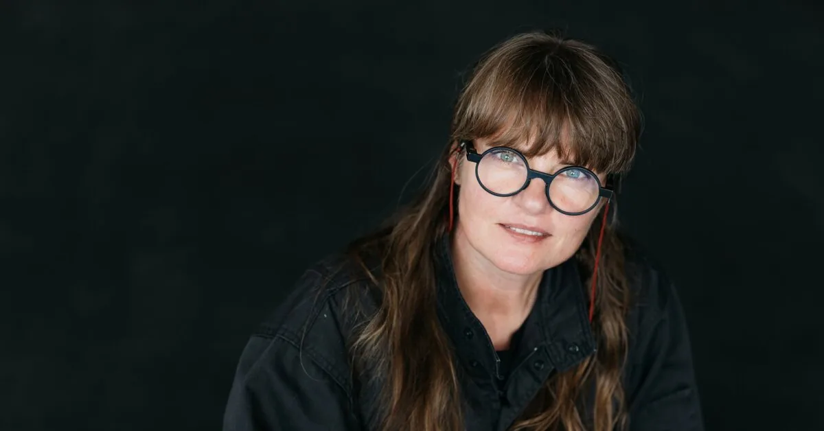 Set Designer R. Valčik on "The New Tenant": "By preserving the sense of wonder, we become gentler"