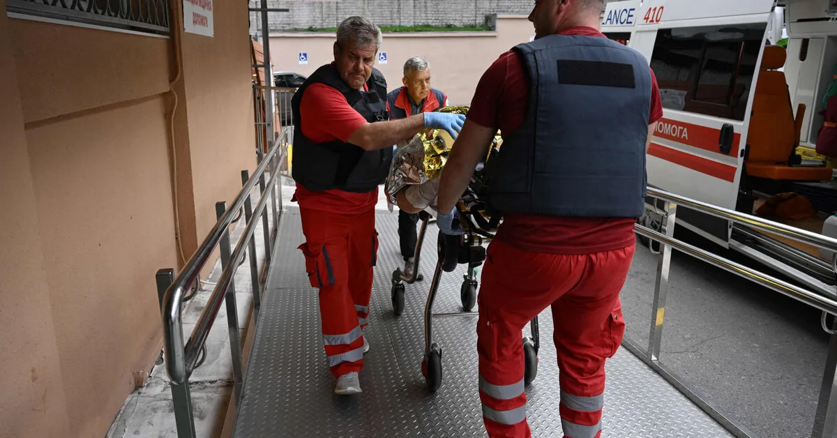 5 people killed in Ukraine near the front line in a Russian drone strike on a minibus