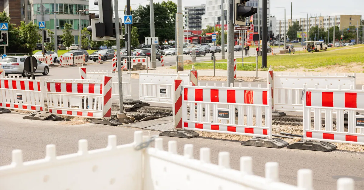 Perspėja: judrios Vilniaus gatvės dalyje ribojamas eismas, vėluoja viešasis transportas