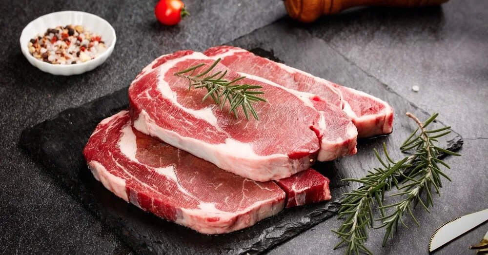 What happens to blood pressure if you eat red meat every day?