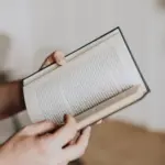 New study on reading habits: we read a lot, but do we delve deep?