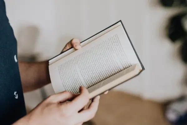 New study on reading habits: we read a lot, but do we delve deep?