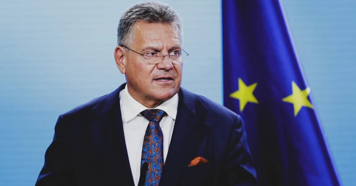 EU Trade Commissioner tries to ease tensions in relations with China