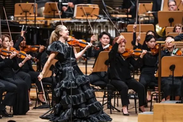 Violin star Leila Josefowicz performing in Vilnius: "Without the violin, I would be like a body without bones"