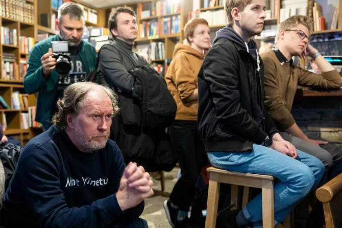 Žygimanto Gedvilos / BNS nuotr./Vidas Morkūnas baltarusių poezijos knygos „Baltai raudonai baltai“ pristatyme, 2022 m.