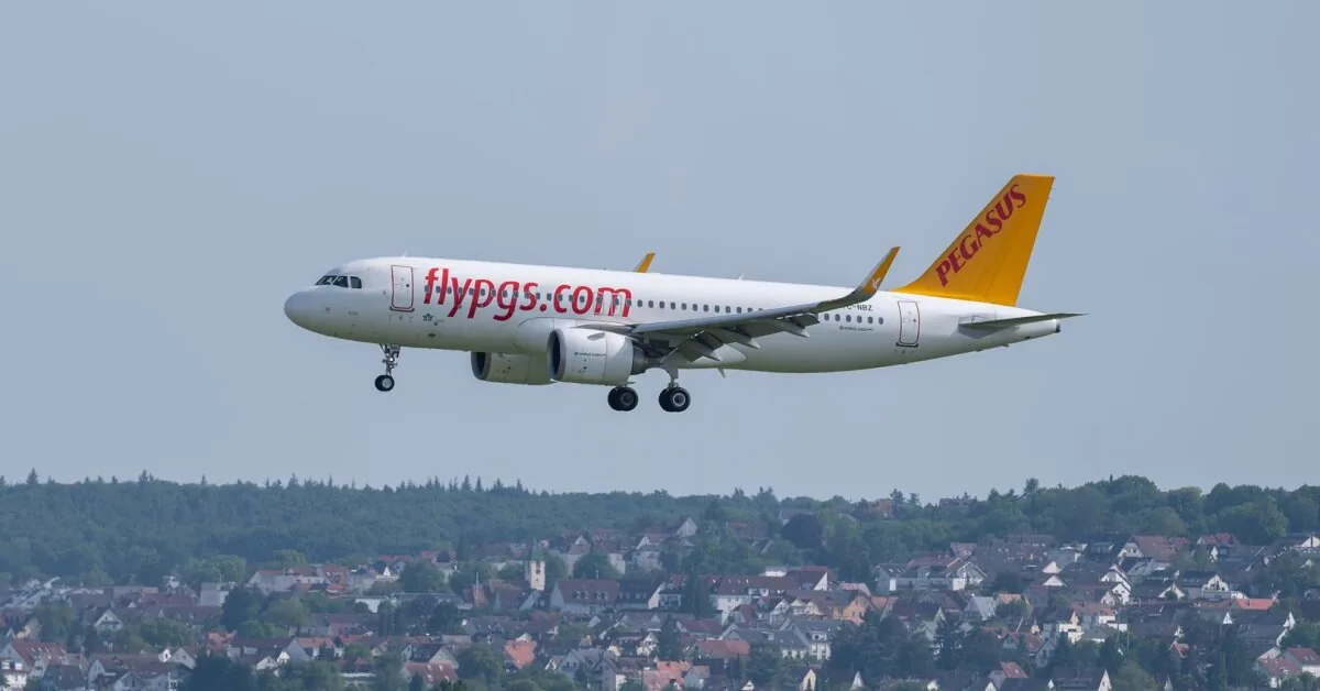According to Zelensky, the Turkish airline has turned all planes around: no longer landing in Moscow