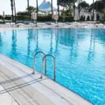 Holiday in Turkey turned into a nightmare for a Brit: after jumping into the pool – paralysis and huge debts