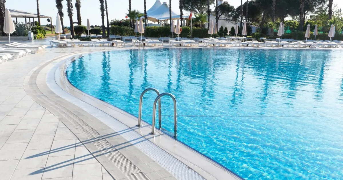 Holiday in Turkey turned into a nightmare for a Brit: after jumping into the pool – paralysis and huge debts