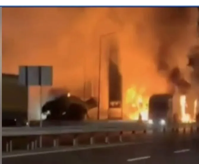 „UNIAN“ / „Telegram“/Russia struck near the Polish border: gas station and trucks caught fire