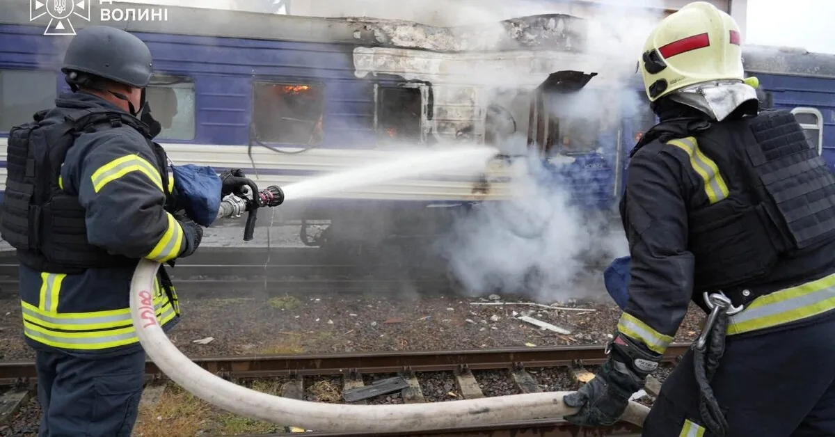 Russians struck just 2 km from the Polish border: a passenger train damaged in Volhynia
