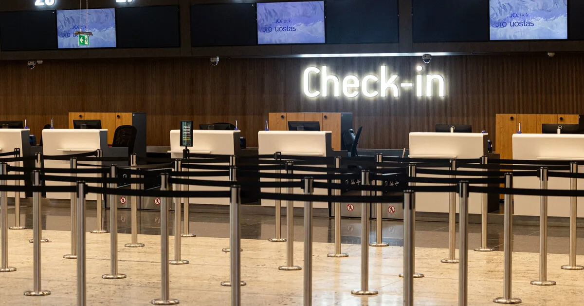 Due to the announced yellow weather warning, flights at Vilnius Airport were suspended
