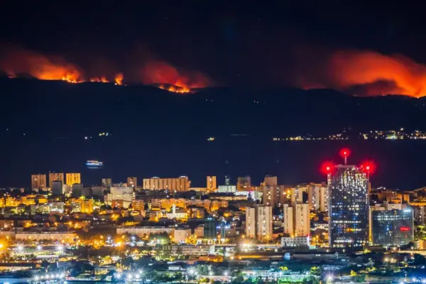 Kroatijos Bračo saloje dėl gaisro evakuota apie 230 žmonių