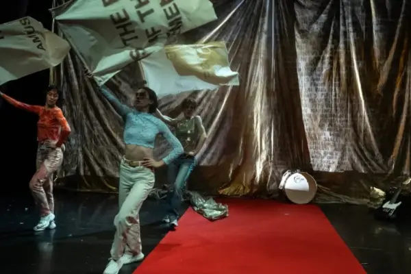 „Sirenose“ – choreographer Kotsali's work about exhaustion and unfulfilled promises